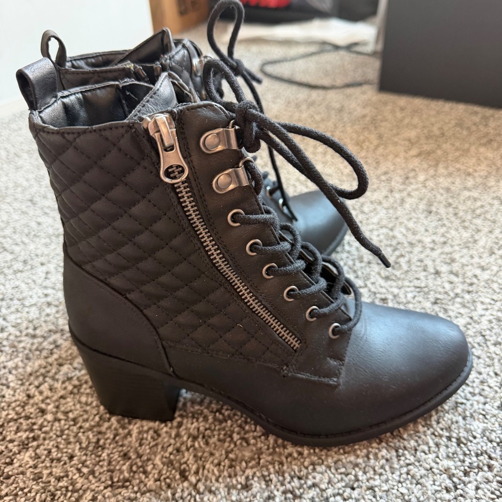 Sonoma Melodyy Combat Boots Size 8 Quilted Lace Up Block Heel Black Ankle Boots - Picture 6 of 8